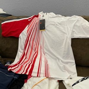 BRAND NEW NIKE TENNIS SHIRT WHITE/RED/GREY SIZE LARGE MENS